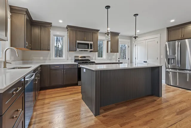 $765,000 | 1 Friendly Way, Windham, ME 04062