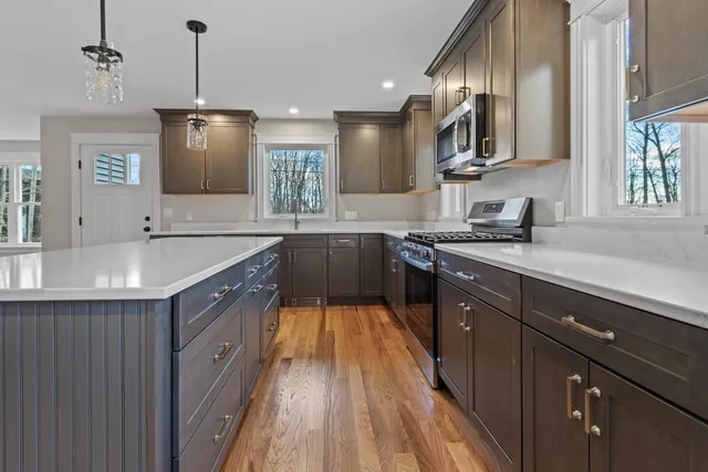 $765,000 | 1 Friendly Way, Windham, ME 04062