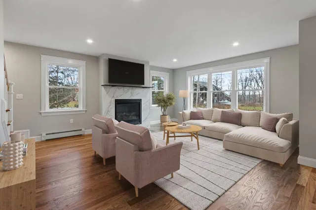 $765,000 | 1 Friendly Way, Windham, ME 04062