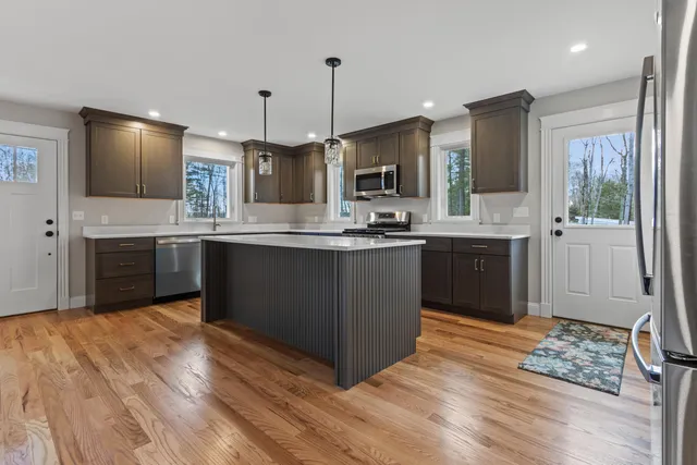 $765,000 | 1 Friendly Way, Windham, ME 04062