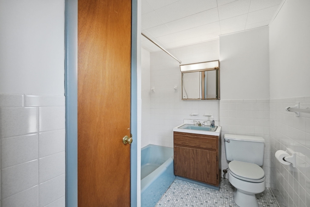 115 Connecticut Avenue Springfield, MA 01104 - Photo 21 of 40