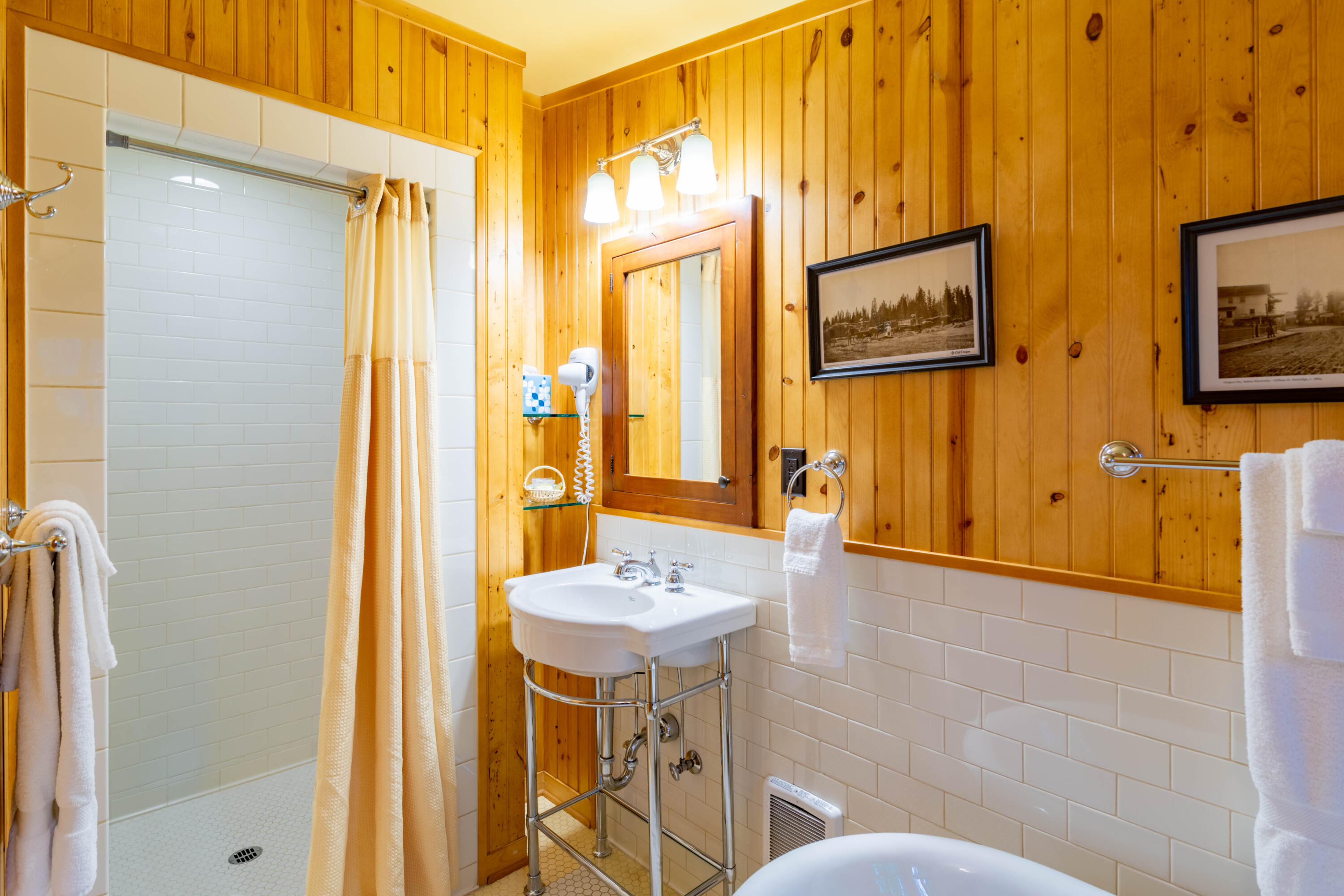13375 Southwest Forest Service Road, Unit 26 U2 Camp Sherman, OR 97730 - Photo 17 of 25 metolius-river-luxury-cabin-26-bathroom2