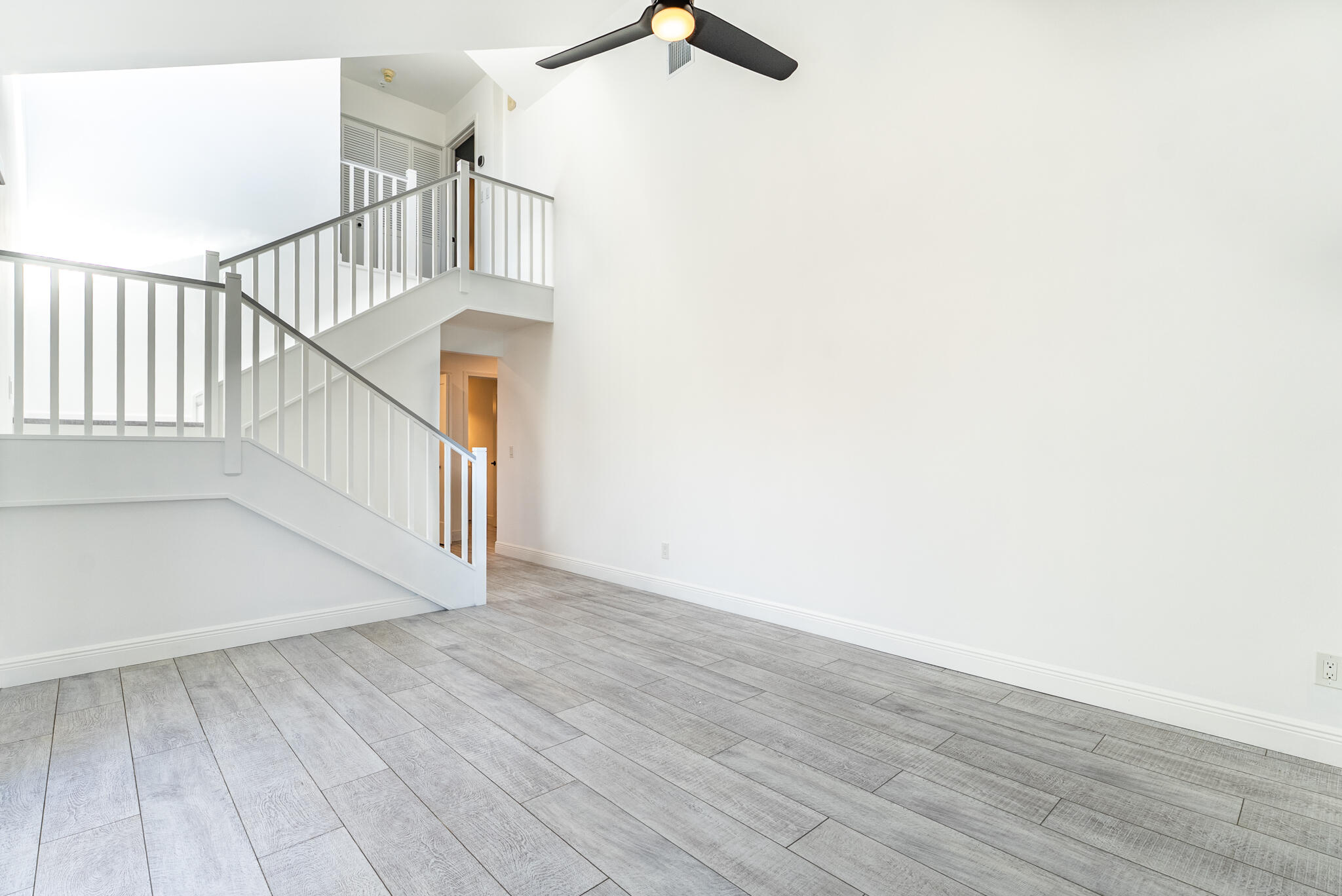 302 Summerwinds Lane Jupiter, FL 33458 - Photo 15 of 20 New staircase with landing