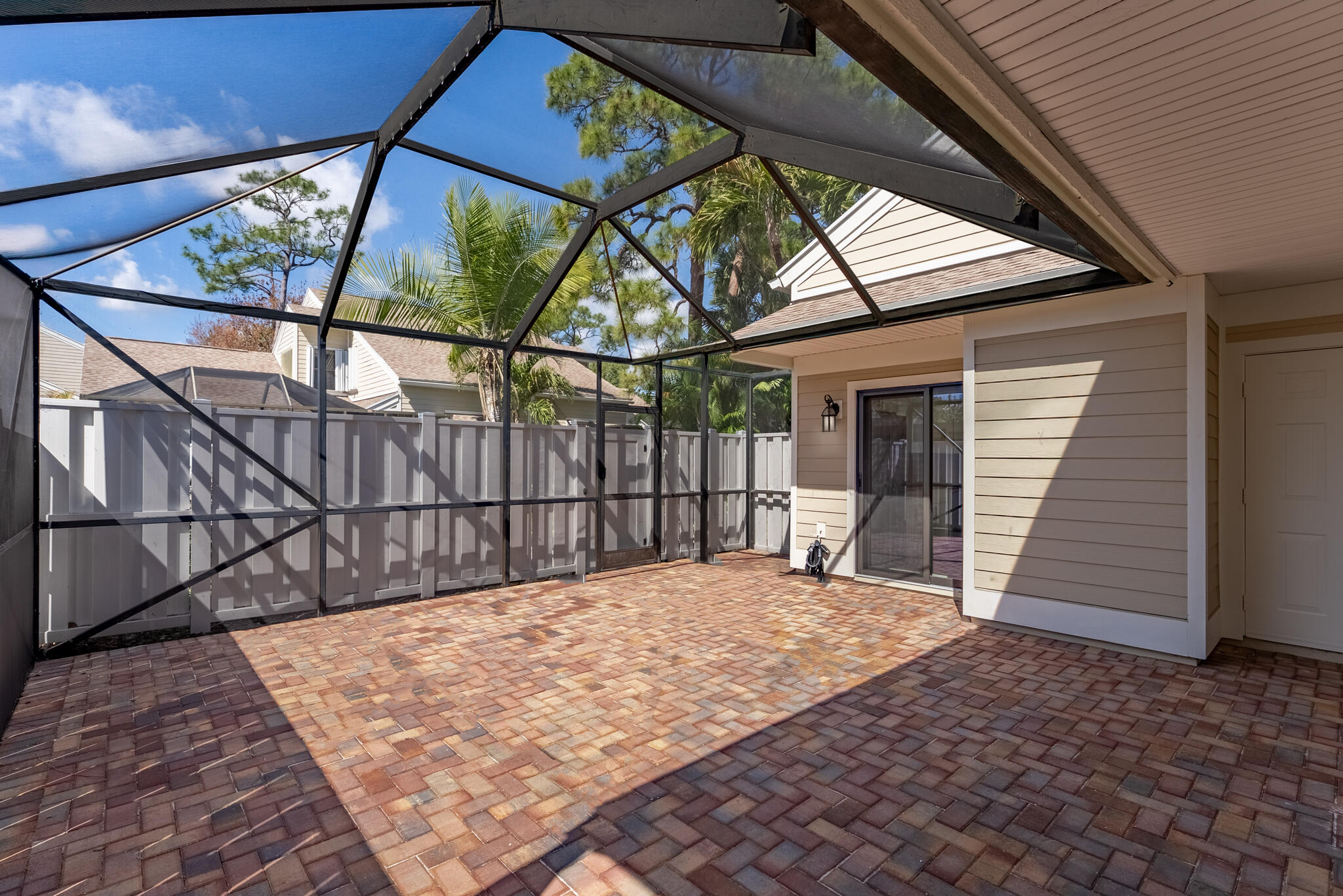 302 Summerwinds Lane Jupiter, FL 33458 - Photo 16 of 20 Patio