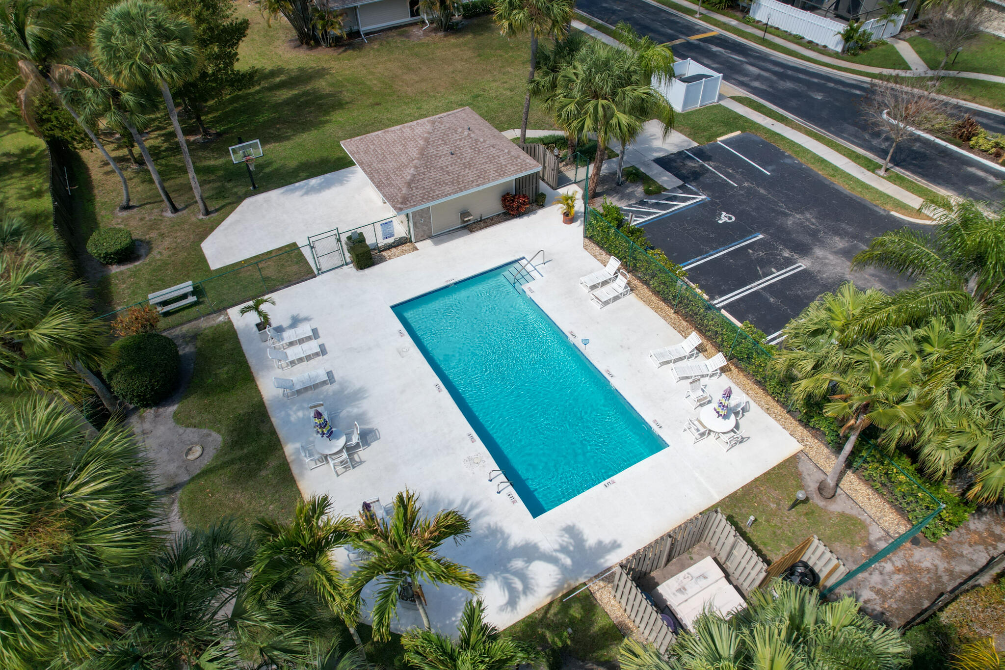 302 Summerwinds Lane Jupiter, FL 33458 - Photo 17 of 20 Community pool