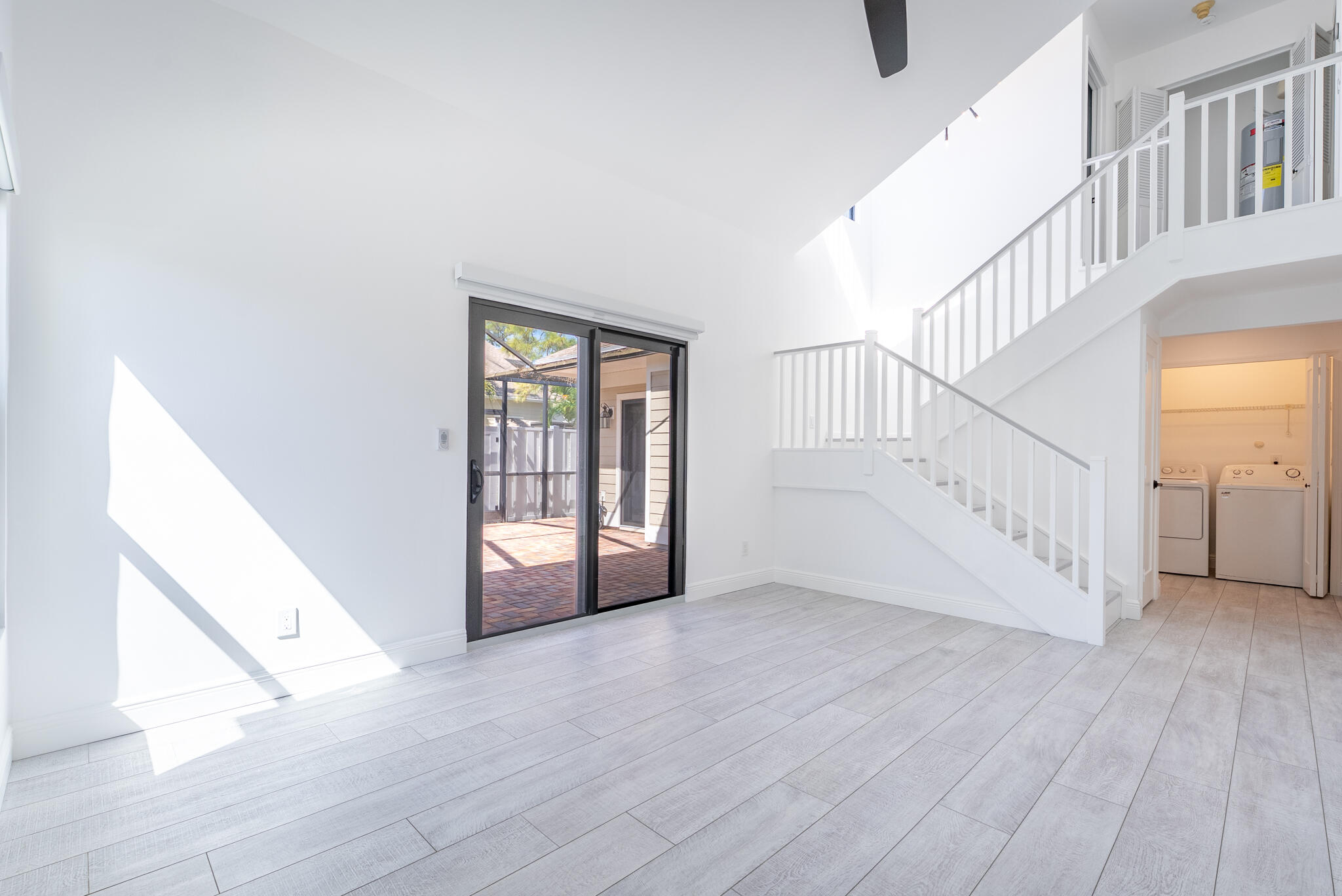 302 Summerwinds Lane Jupiter, FL 33458 - Photo 3 of 20 Living room second angle