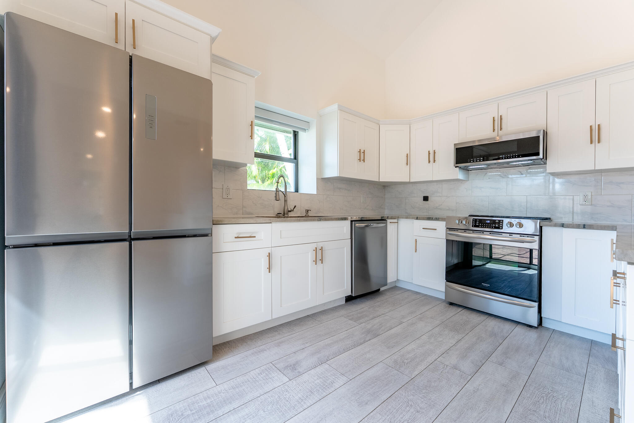 302 Summerwinds Lane Jupiter, FL 33458 - Photo 4 of 20 Kitchen