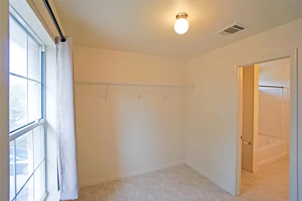 $1,800 | 714 Lavaca Loop, Elgin, TX 78621