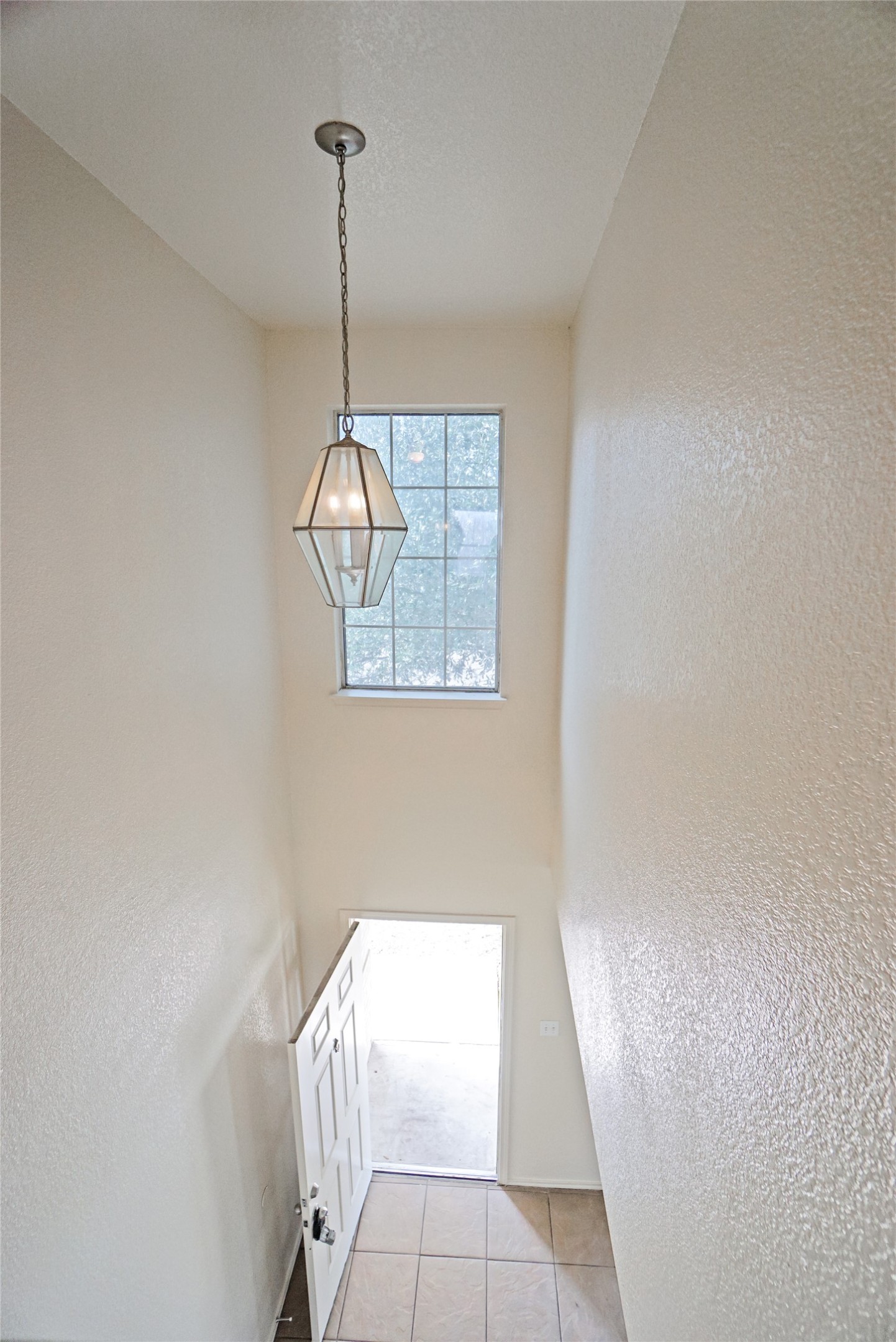 714 Lavaca Loop Elgin, TX 78621 - Photo 9 of 38