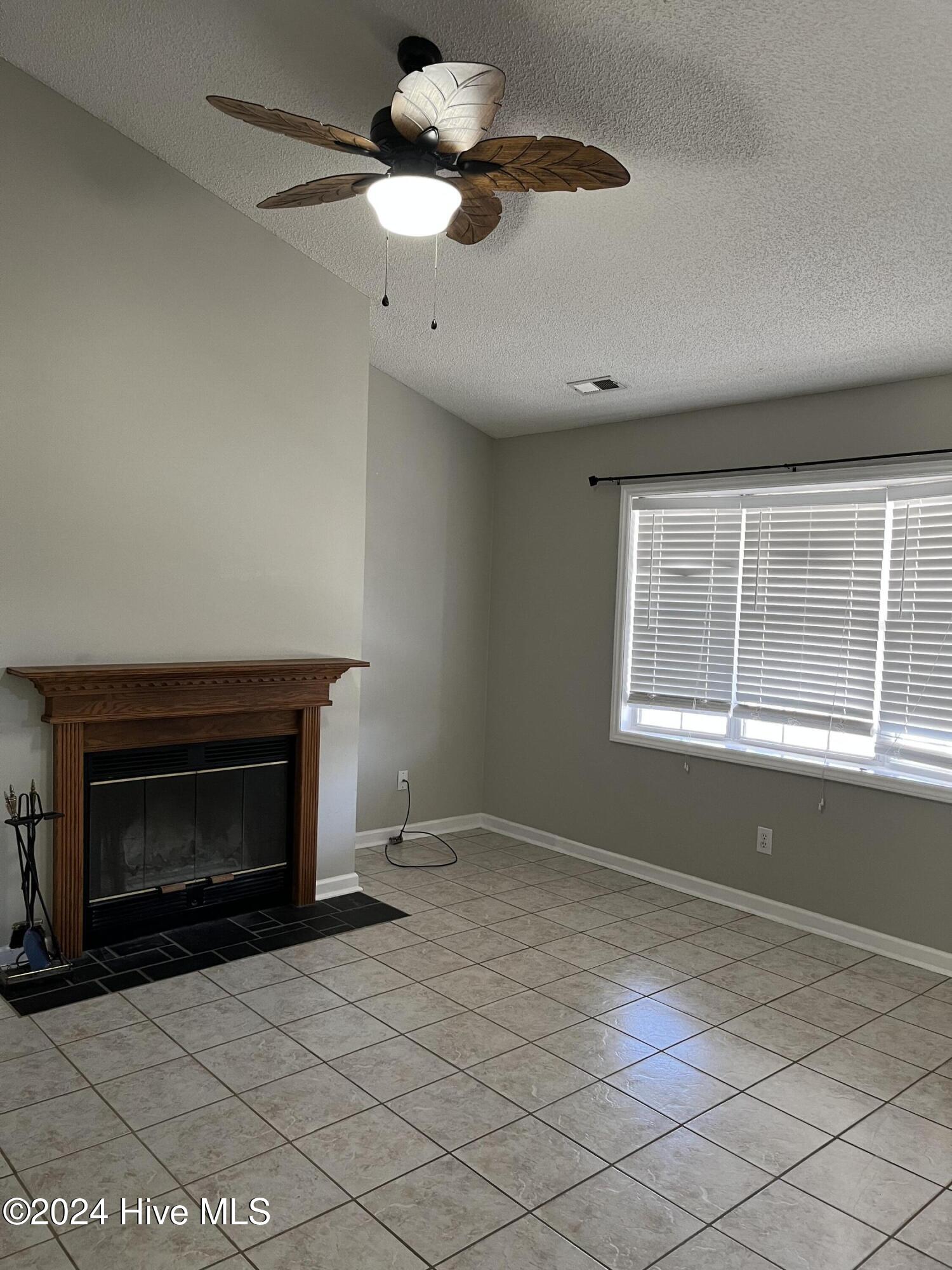 207 Inman Court Hubert, NC 28539 - Photo 6 of 17 Living Room