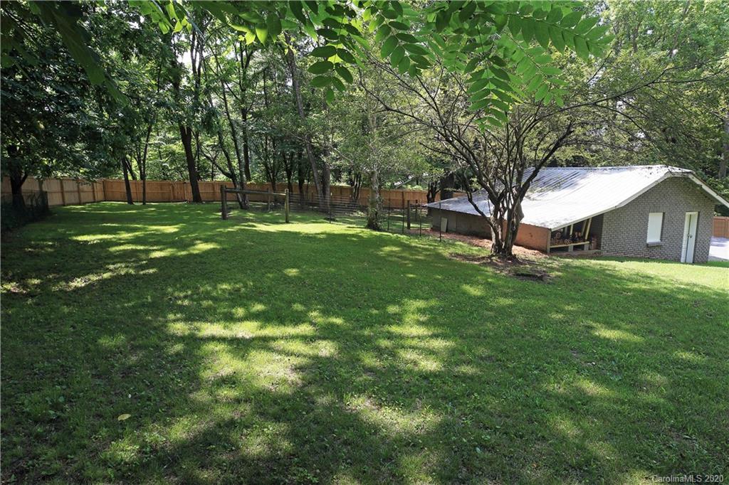 672 Monte Vista Road Candler, NC 28715 - Photo 4 of 17 Gallery Image 4