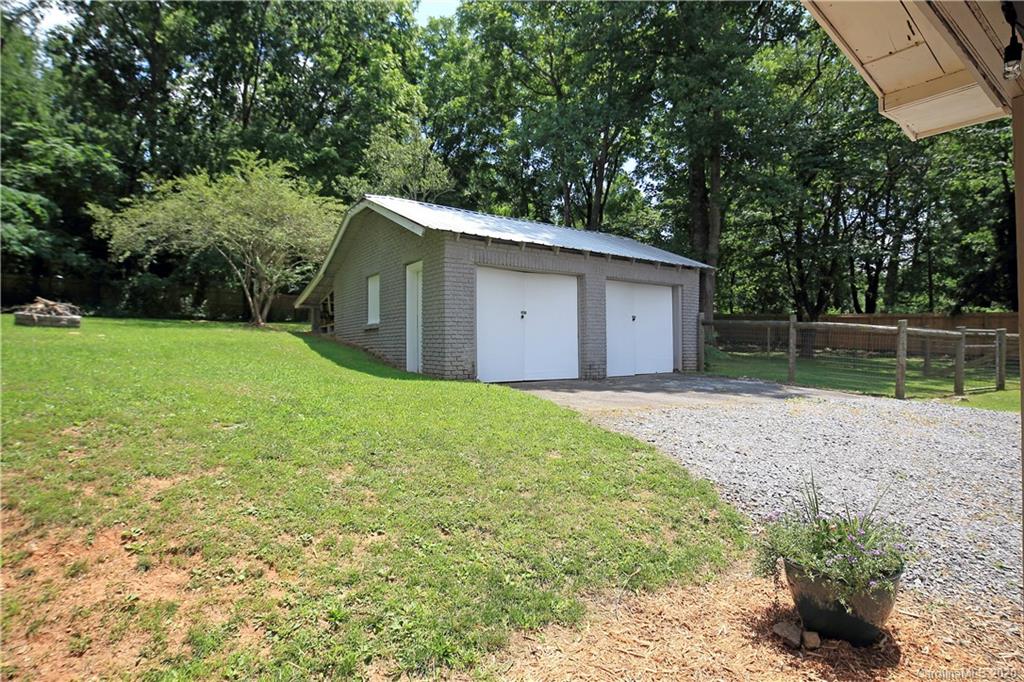672 Monte Vista Road Candler, NC 28715 - Photo 6 of 17 Gallery Image 6
