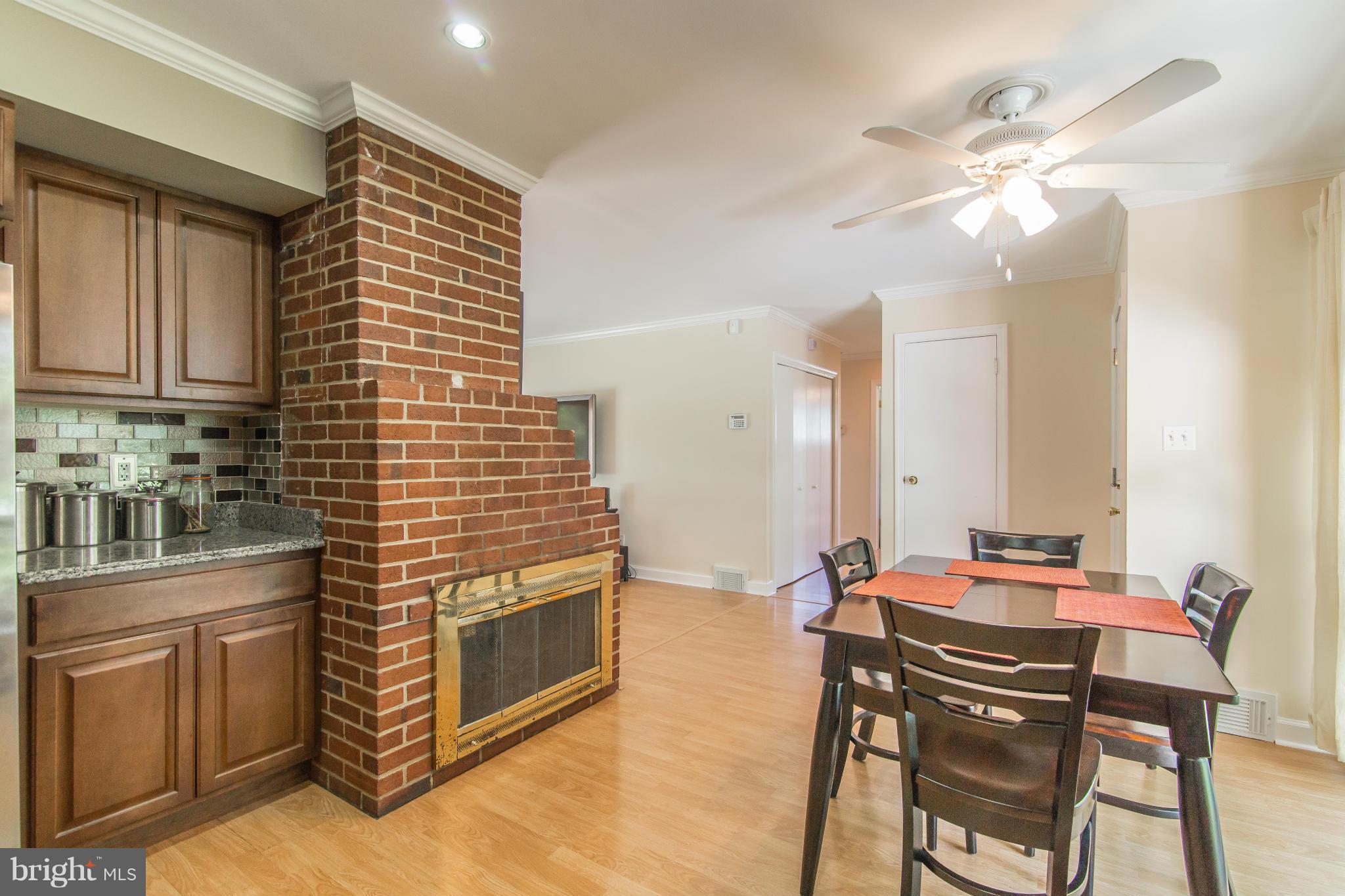 7407 Inzer Street Springfield, VA 22151 - Photo 9 of 29 a workspace with furniture and window