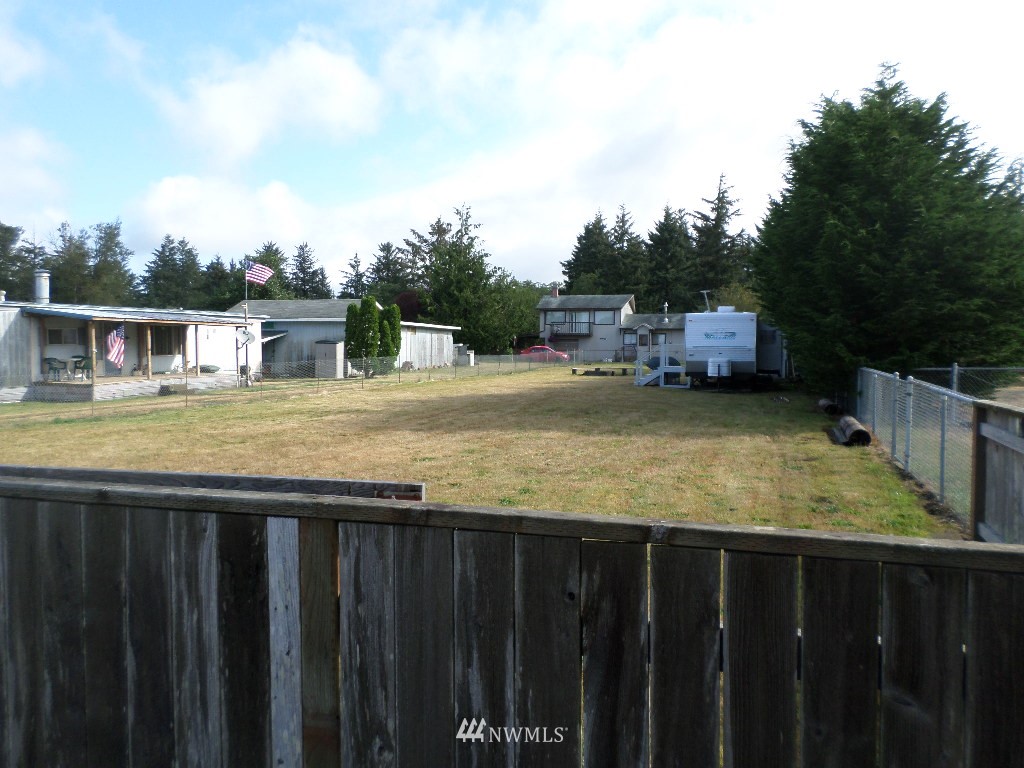 656 Highway 101 Chinook, WA 98614 - Photo 1 of 4 Gallery Image 1