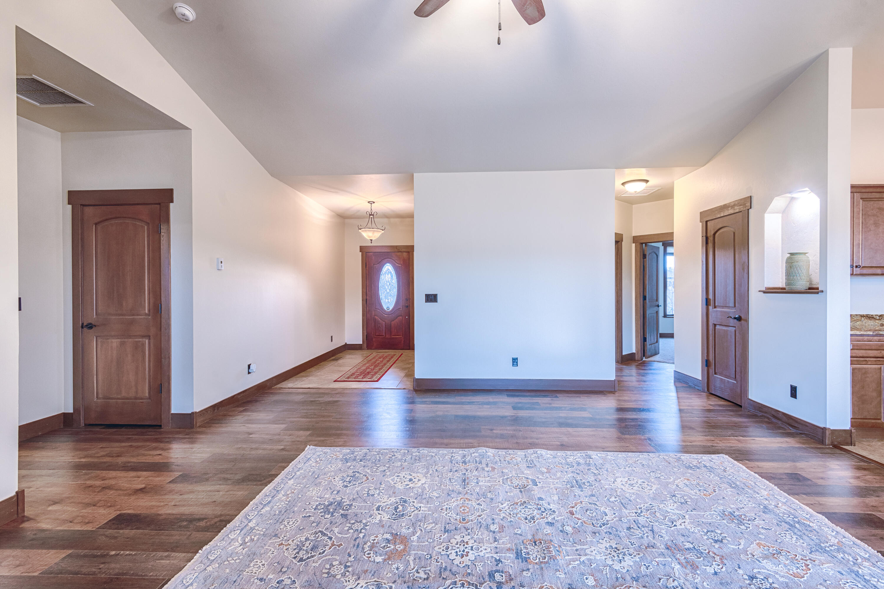 2724 Sleeping Bear Road Montrose, CO 81401 - Photo 11 of 21 Entry:Living Area