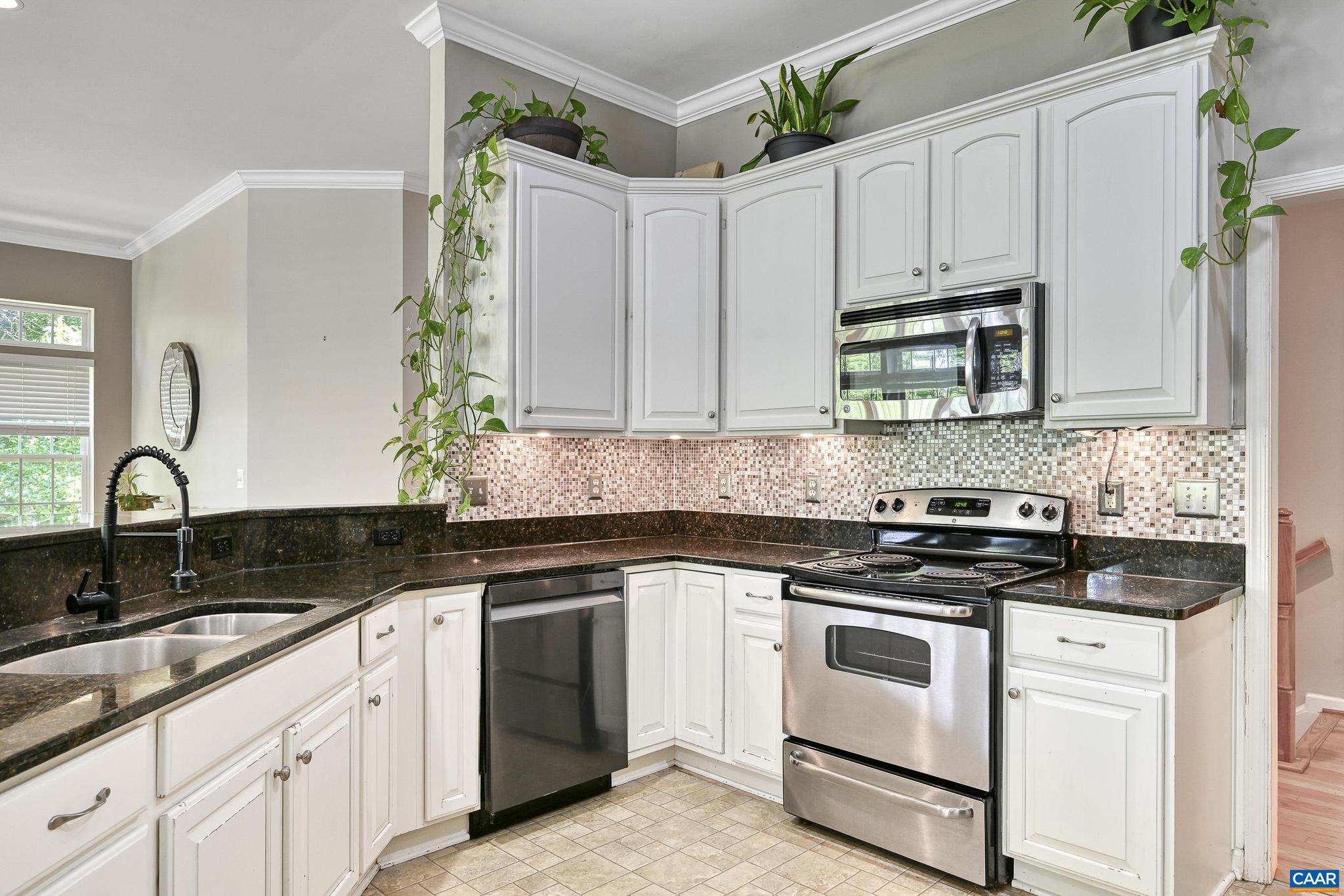 941 Willow Ridge Road Troy, VA 22974 - Photo 7 of 55