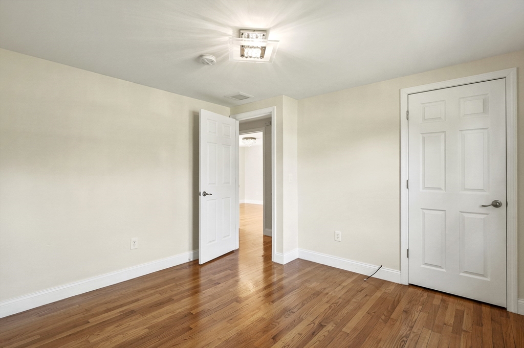 101 Oxford Road Charlton, MA 01507 - Photo 17 of 33