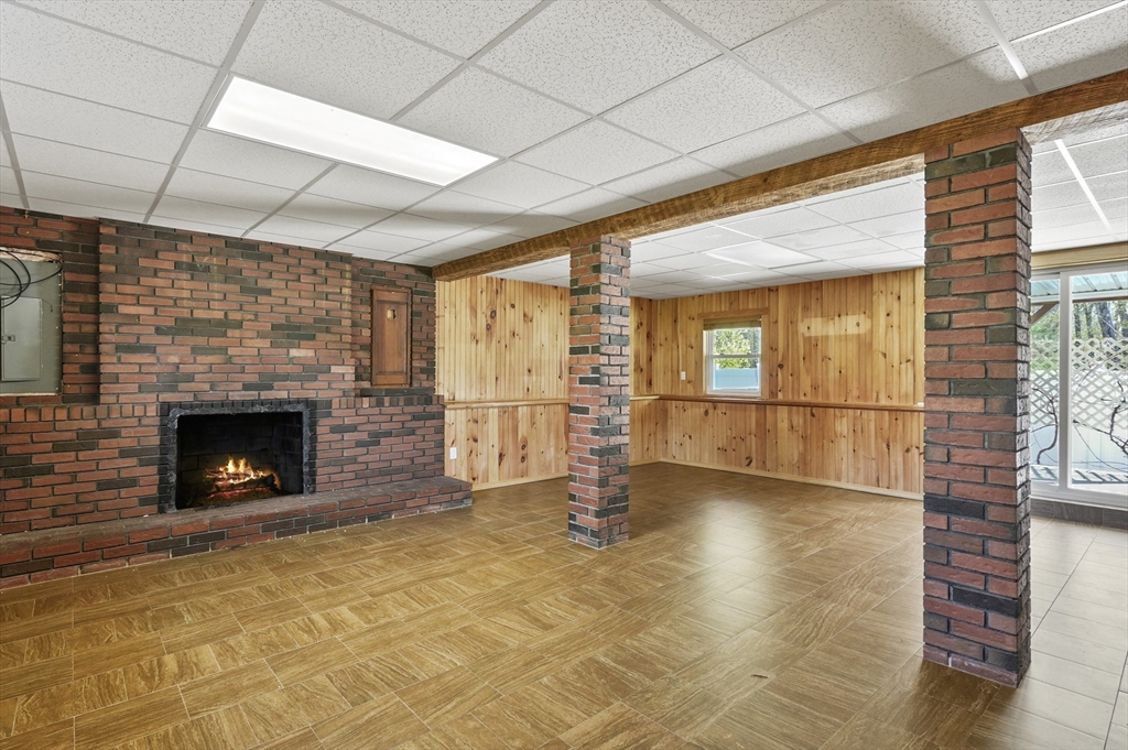 101 Oxford Road Charlton, MA 01507 - Photo 20 of 33