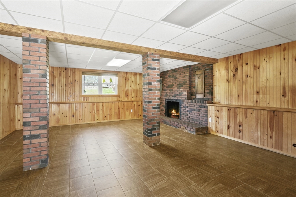 101 Oxford Road Charlton, MA 01507 - Photo 21 of 33