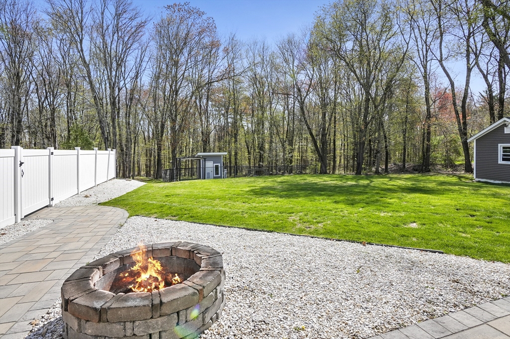 101 Oxford Road Charlton, MA 01507 - Photo 29 of 33