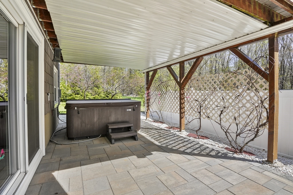 101 Oxford Road Charlton, MA 01507 - Photo 30 of 33