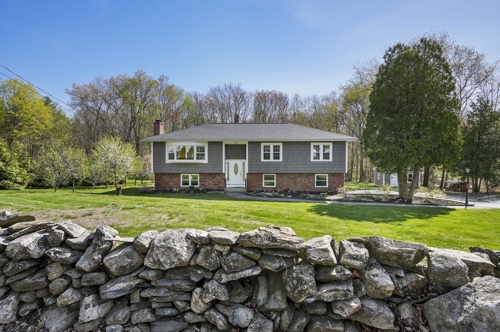101 Oxford Road Charlton, MA 01507 - Photo 3 of 33