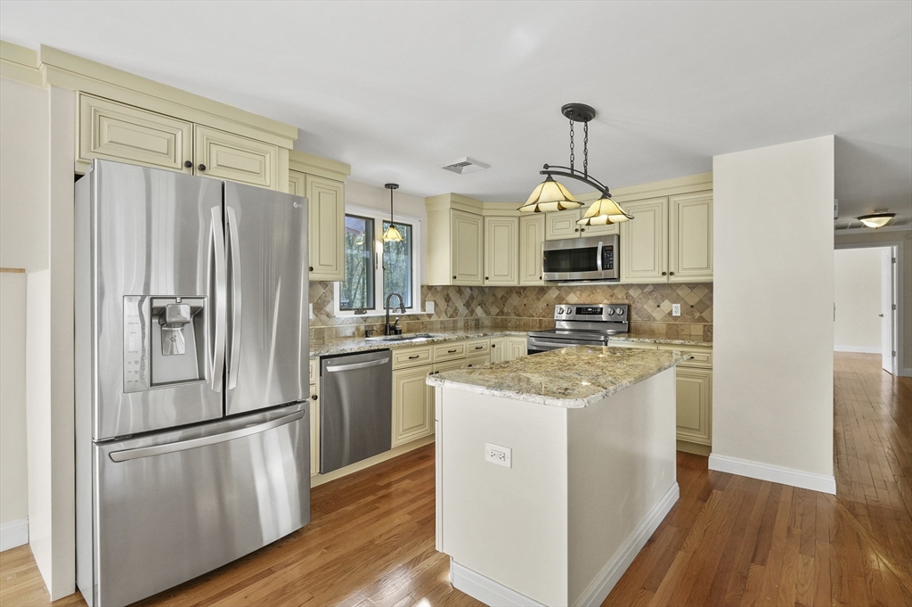 101 Oxford Road Charlton, MA 01507 - Photo 6 of 33