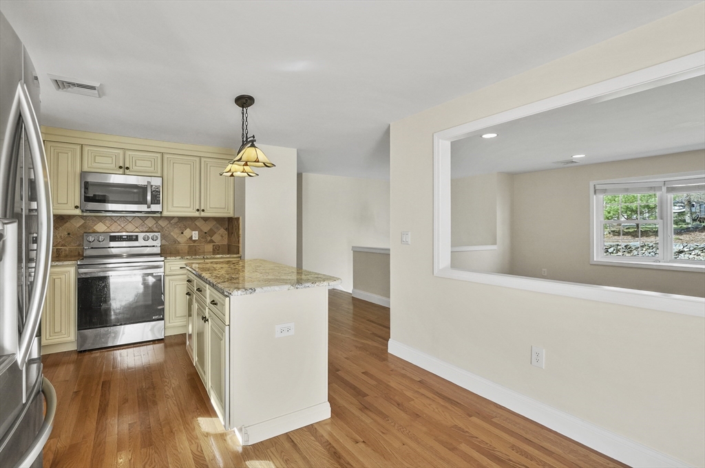 101 Oxford Road Charlton, MA 01507 - Photo 7 of 33