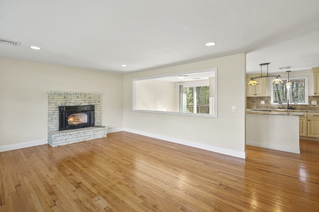 101 Oxford Road Charlton, MA 01507 - Photo 10 of 33