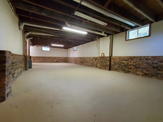 $220,000 | 201 Halleck Street, Morocco, IN 47963