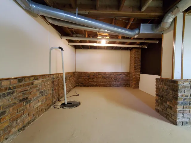 $220,000 | 201 Halleck Street, Morocco, IN 47963