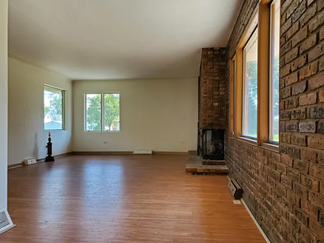 $220,000 | 201 Halleck Street, Morocco, IN 47963