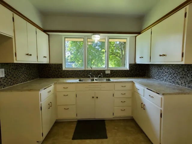 $220,000 | 201 Halleck Street, Morocco, IN 47963