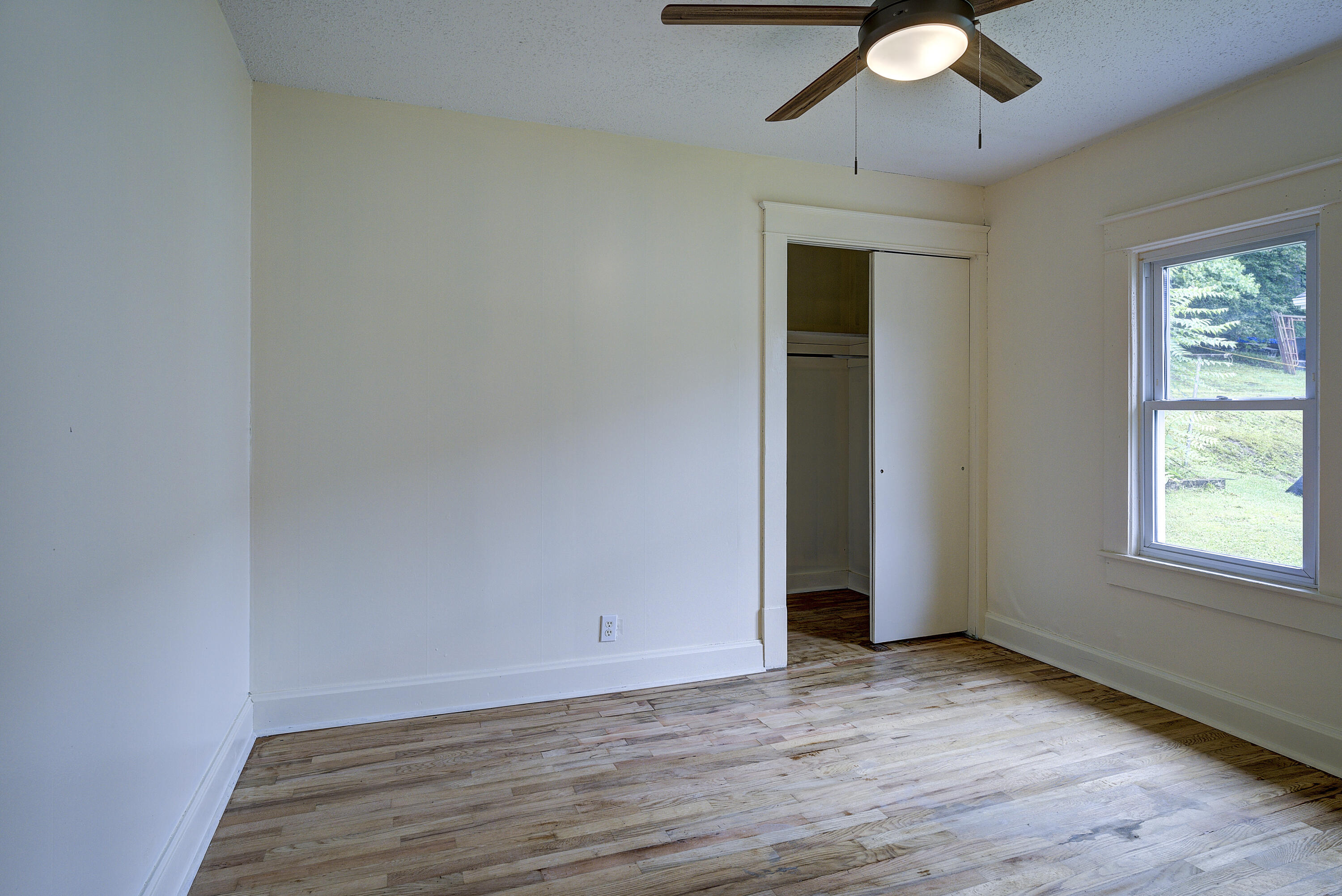 220 New Avenue Erwin, TN 37650 - Photo 12 of 22 New-9