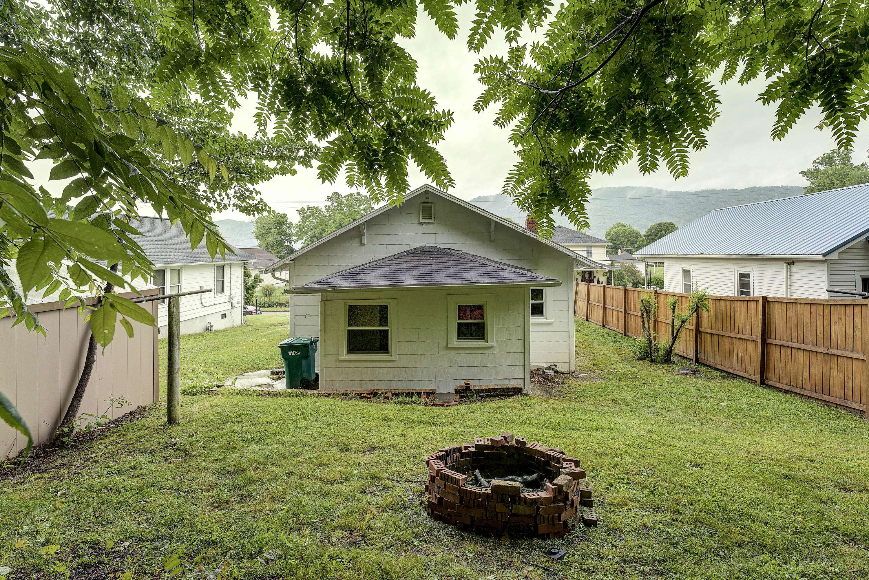 220 New Avenue Erwin, TN 37650 - Photo 20 of 22 New-20