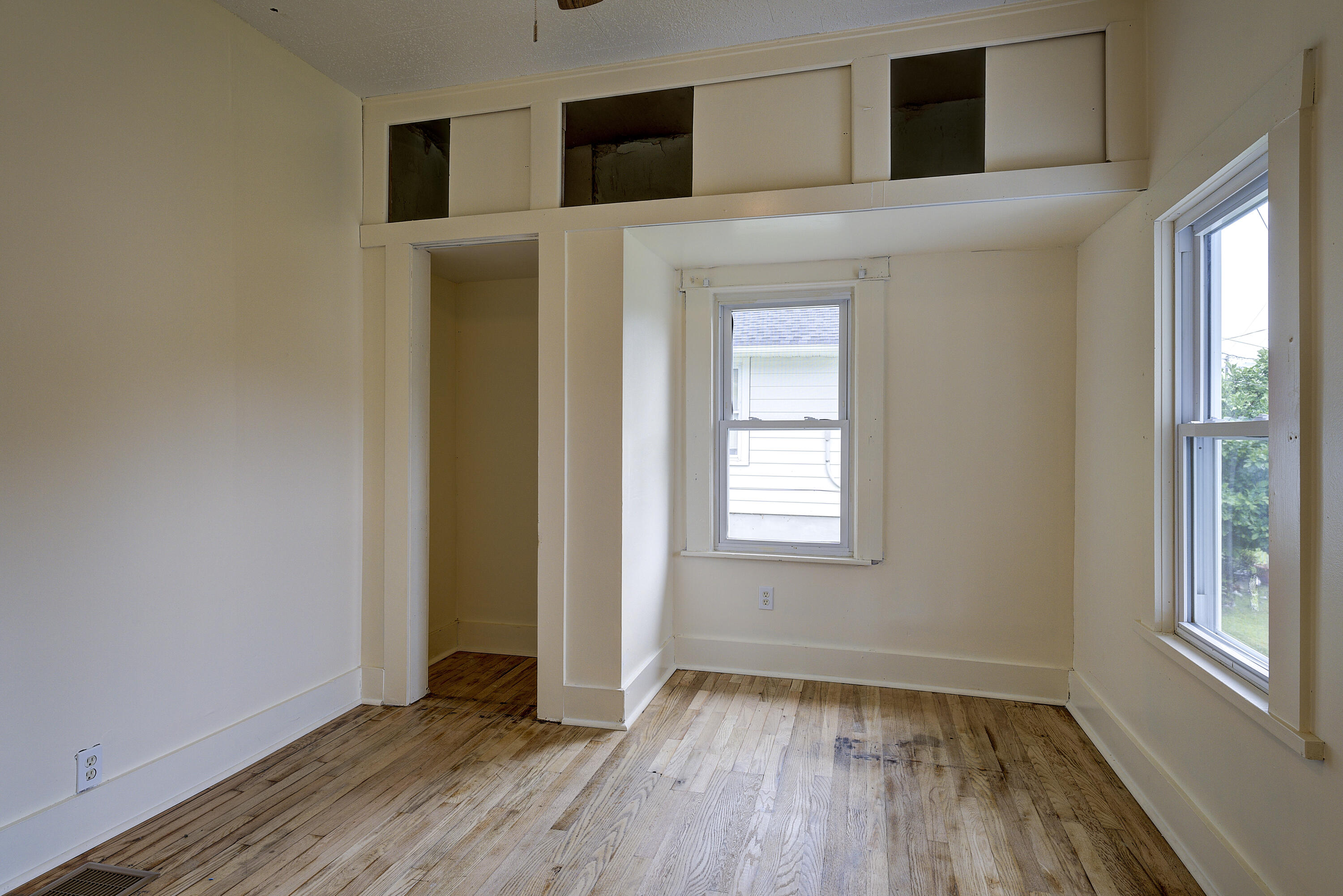 220 New Avenue Erwin, TN 37650 - Photo 7 of 22 New-4