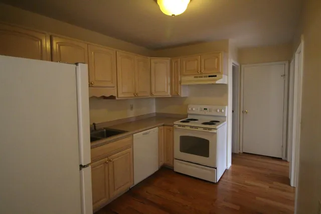 $2,000 | 73 East Broadway, Unit K, Derry, NH 03038