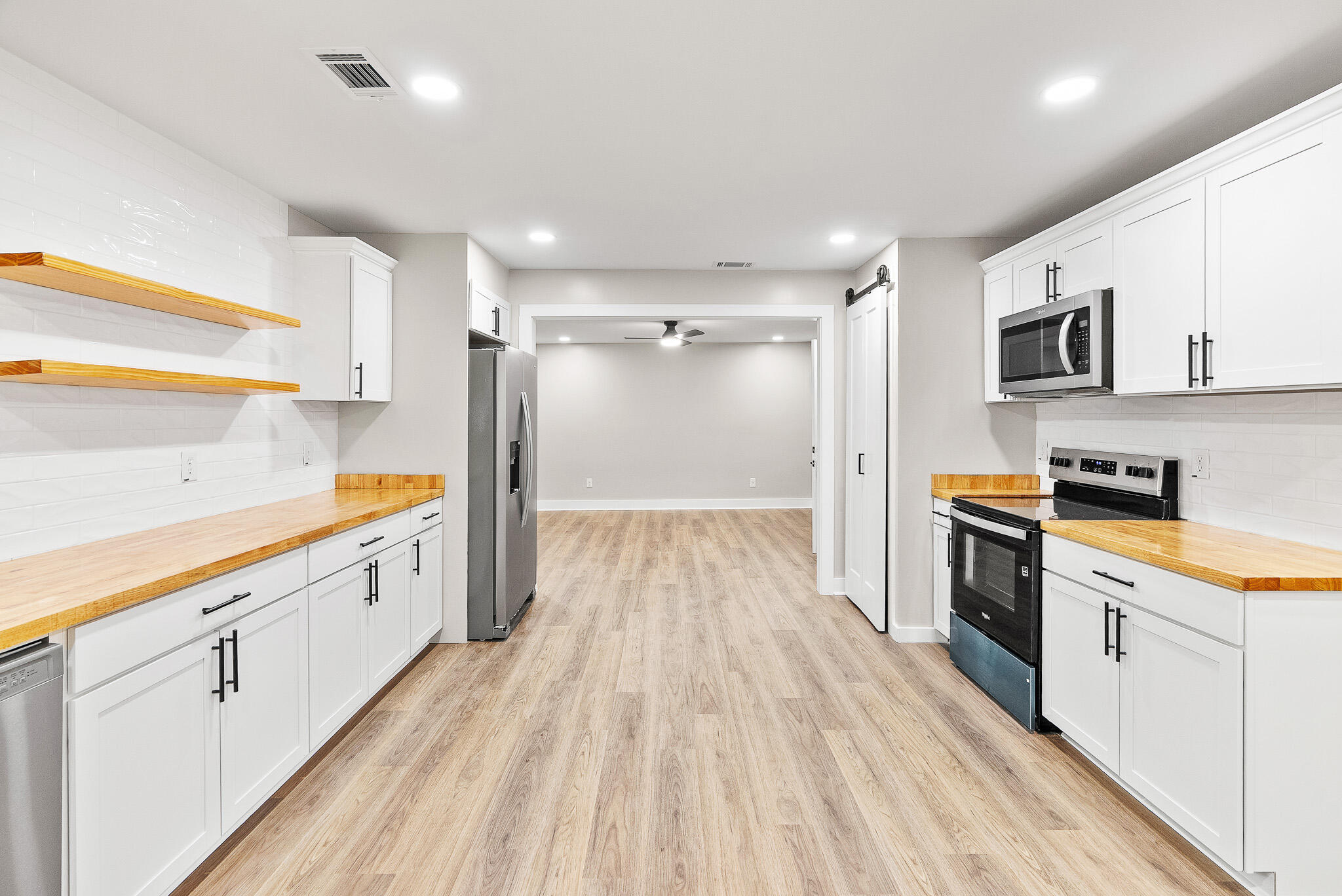 838 Ranch Hill Lane St. Stephen, SC 29479 - Photo 5 of 31 7S309264