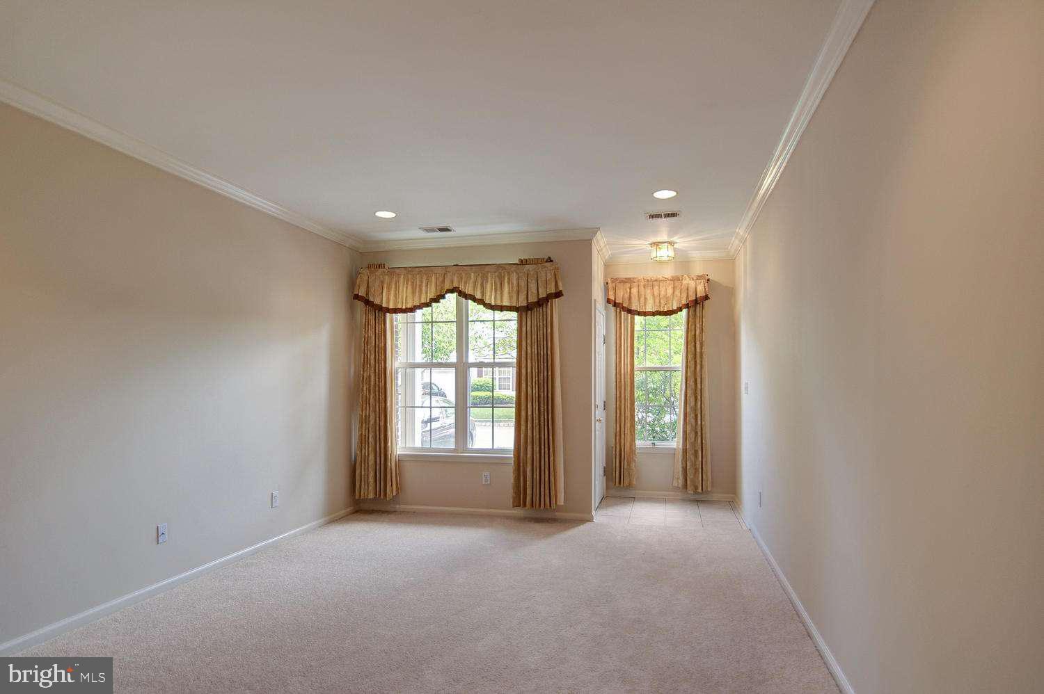 77 Windsor Pond Road Princeton Junction, NJ 08550 - Photo 3 of 24 Gallery Image 3
