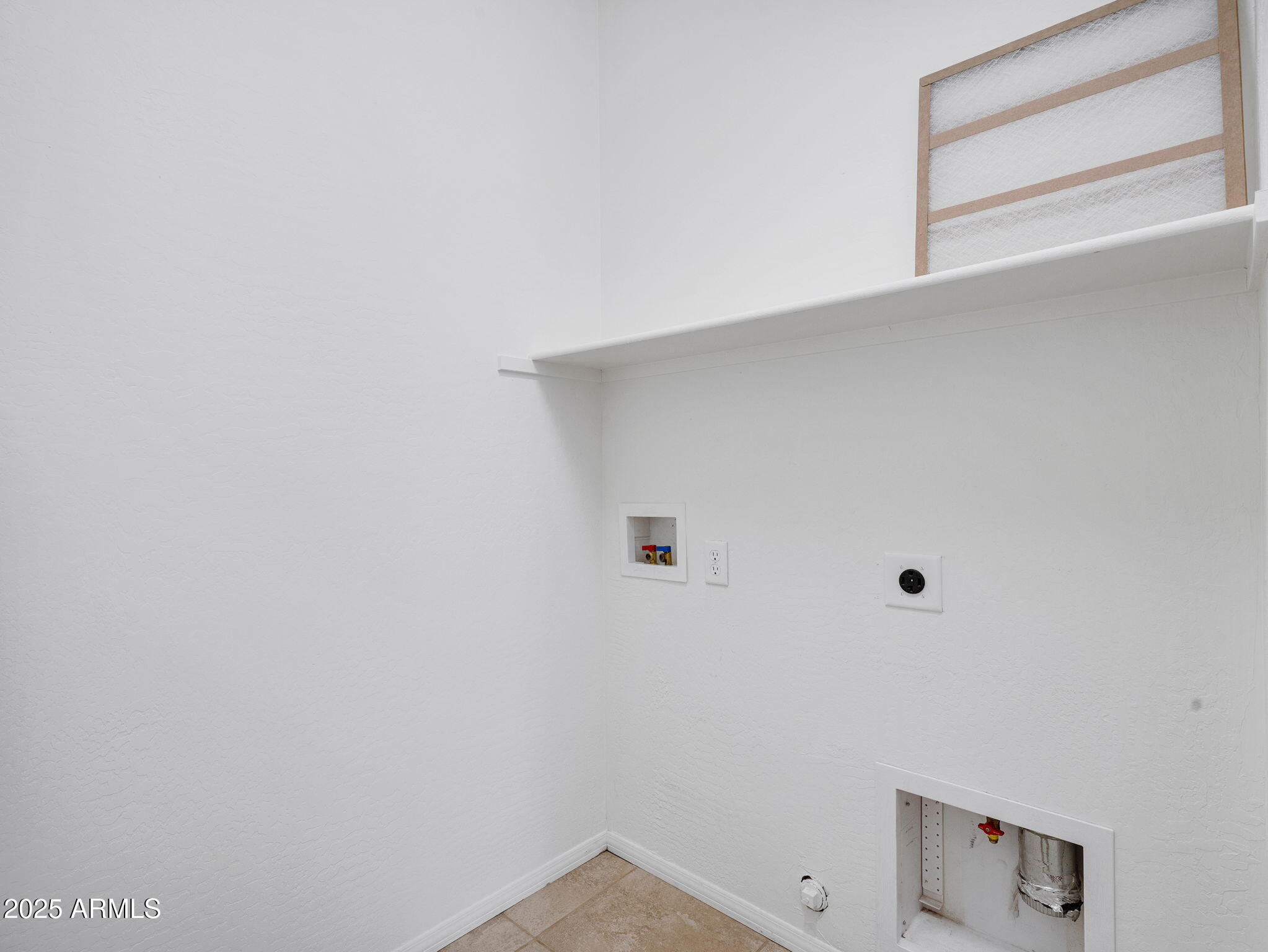 907 Quarter Horse Road Williams, AZ 86046 - Photo 20 of 26 a view of an empty room