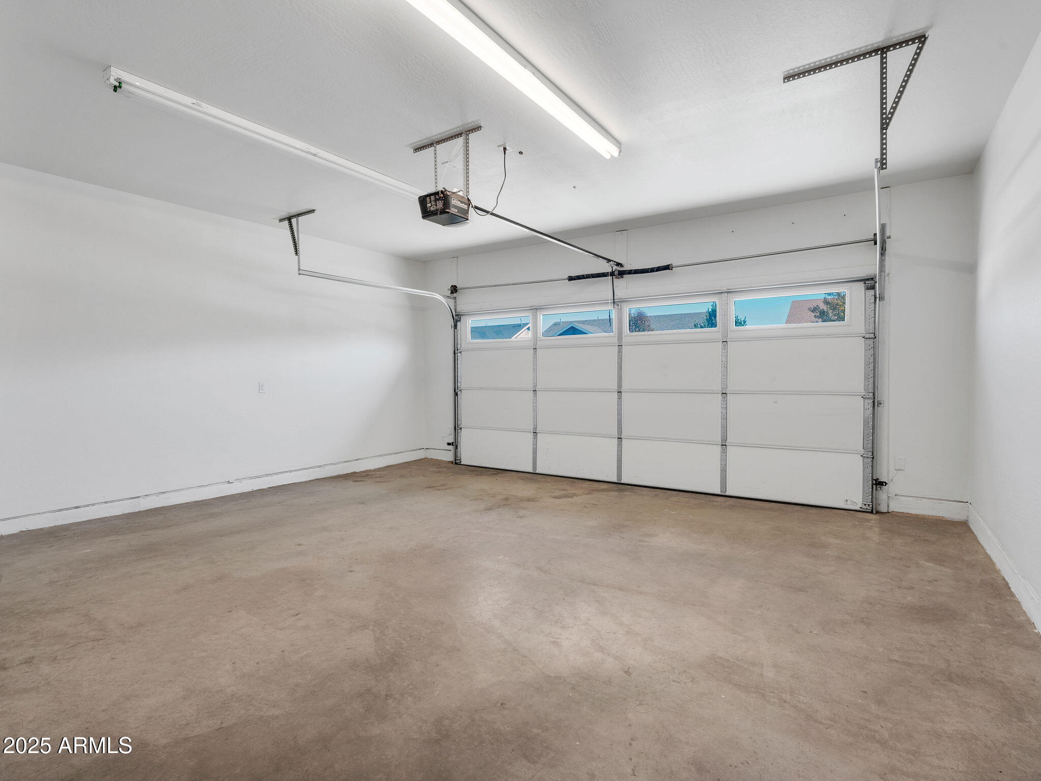 907 Quarter Horse Road Williams, AZ 86046 - Photo 21 of 26 a view of a garage