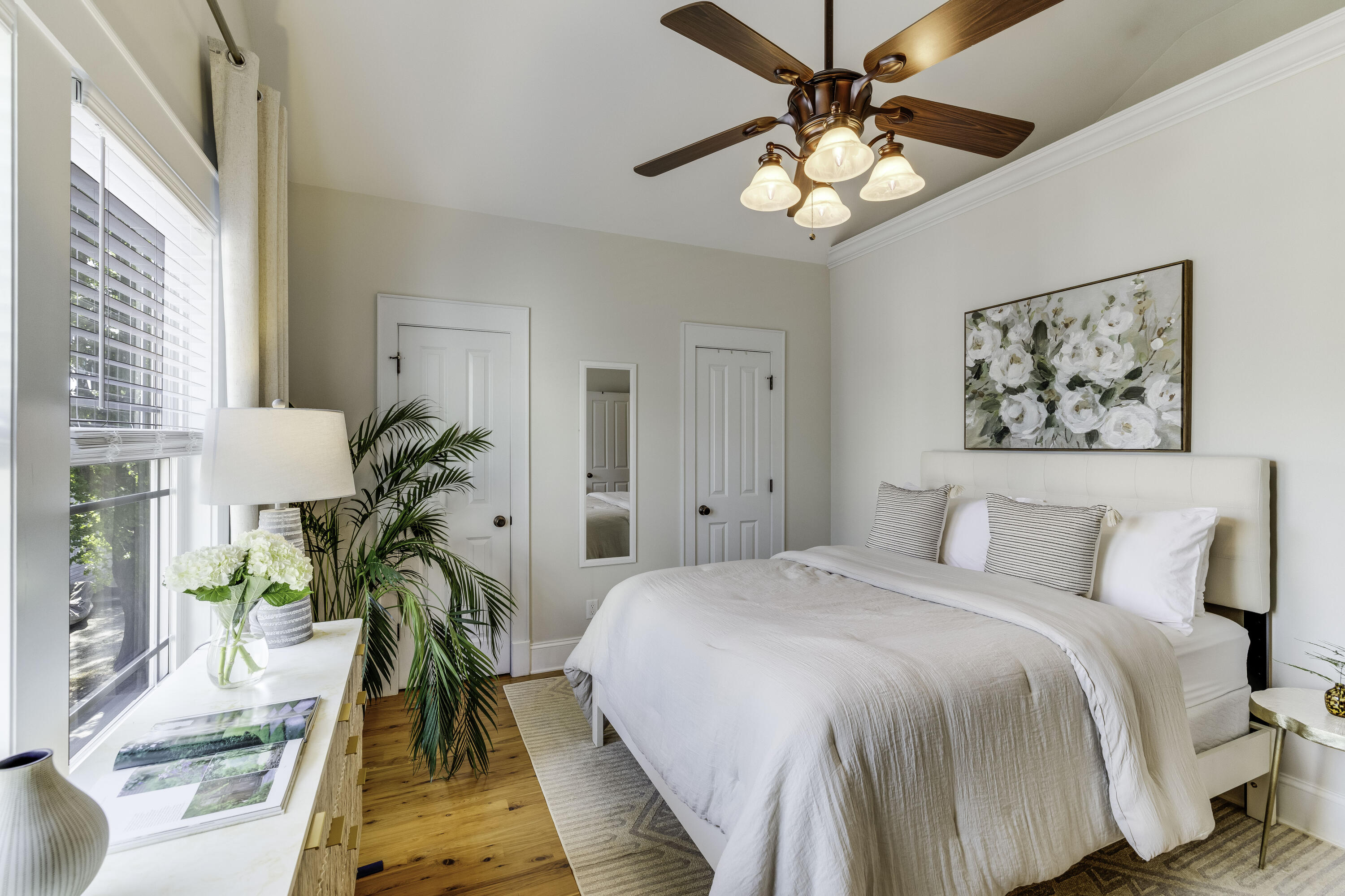 4 Senate Street Charleston, SC 29403 - Photo 22 of 34 Primary Suite