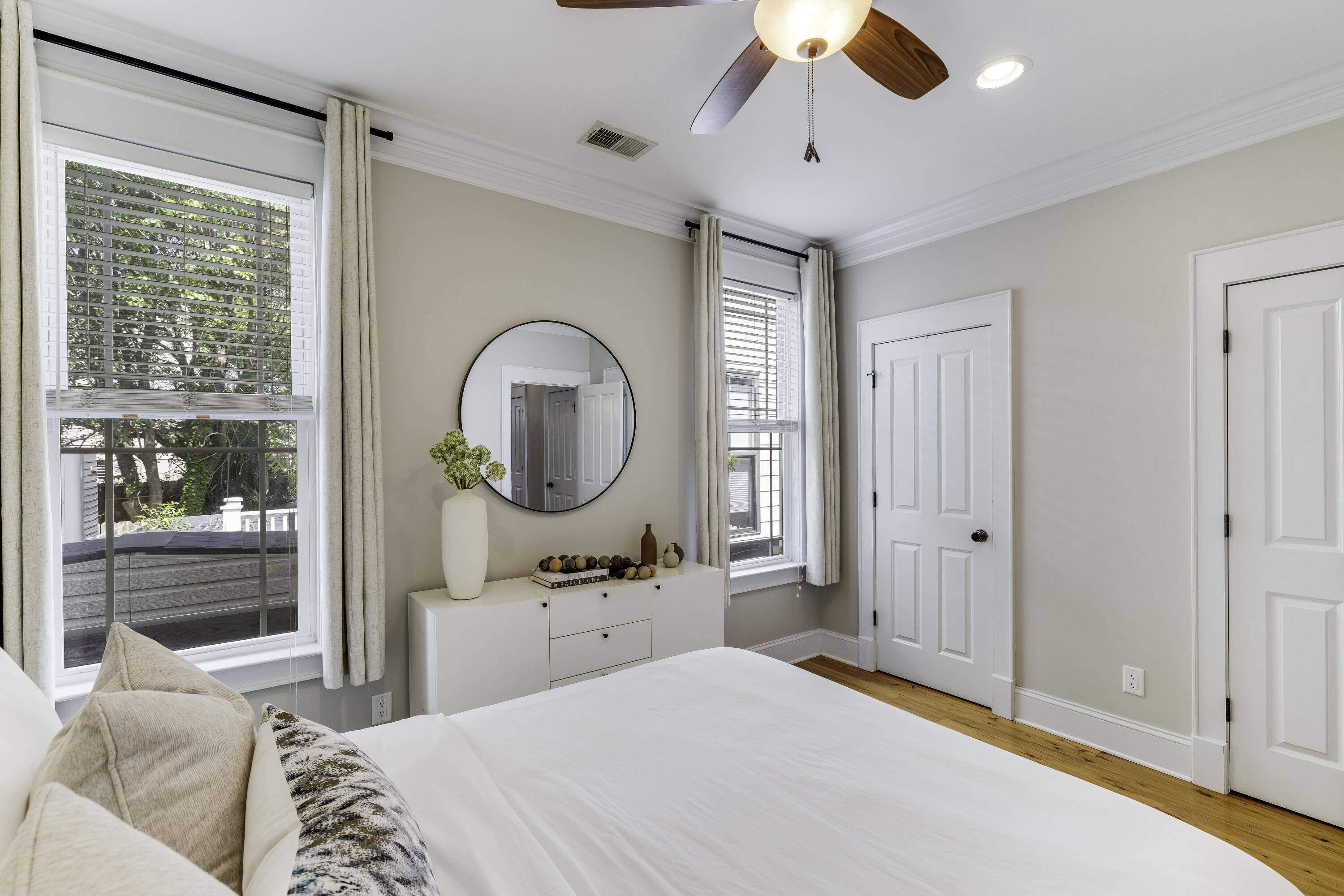 4 Senate Street Charleston, SC 29403 - Photo 26 of 34 Guest Suite