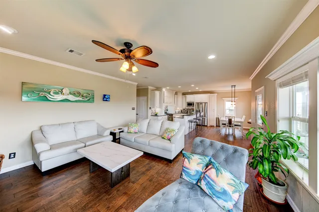 $500,000 | 1052 Redfish Street, Bayou Vista, TX 77563