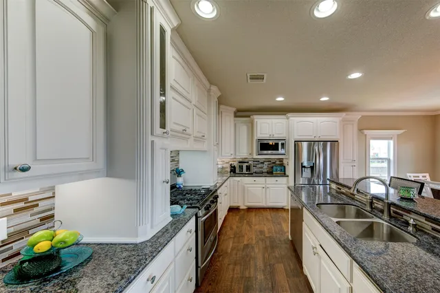 $500,000 | 1052 Redfish Street, Bayou Vista, TX 77563