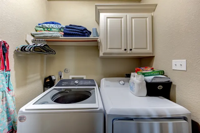 $500,000 | 1052 Redfish Street, Bayou Vista, TX 77563