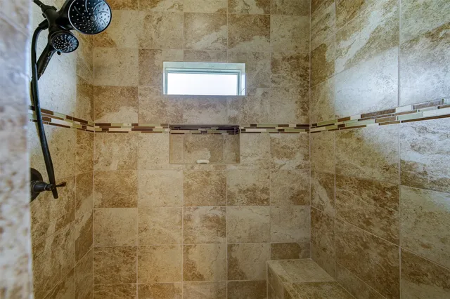 $500,000 | 1052 Redfish Street, Bayou Vista, TX 77563