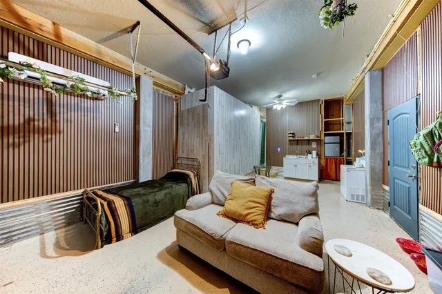 $500,000 | 1052 Redfish Street, Bayou Vista, TX 77563