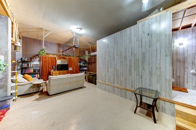 $500,000 | 1052 Redfish Street, Bayou Vista, TX 77563