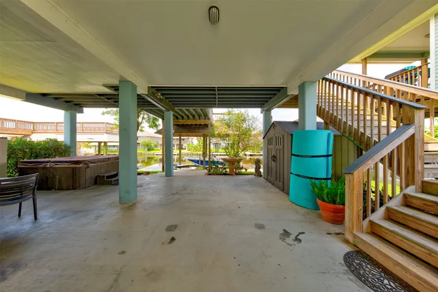 $500,000 | 1052 Redfish Street, Bayou Vista, TX 77563